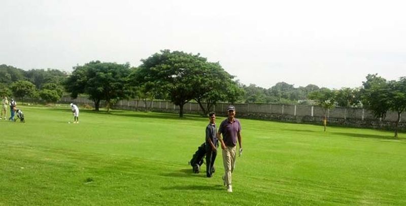 Golf In Bombay (Mumbai) 